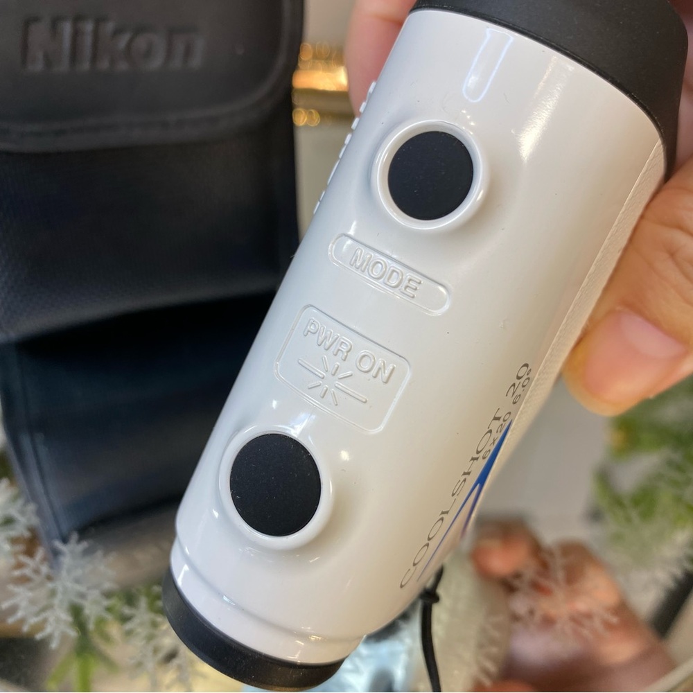 Nikon COOLSHOT 20 6x20 Laser Rangefinder - White with Black Case - Picture 7 of 10